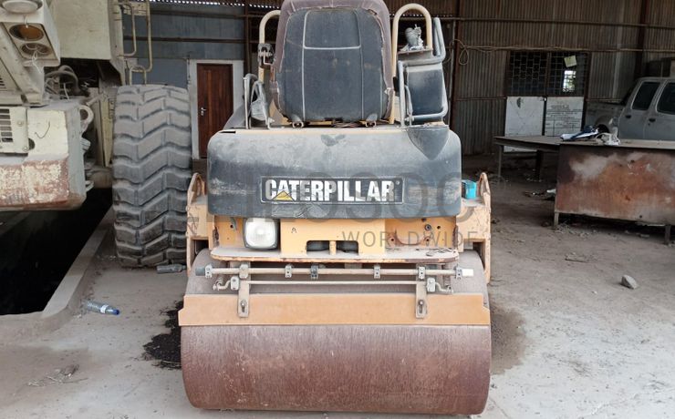 Rolo compactador - Caterpillar/CB24