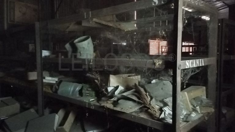 Prateleiras metálicas