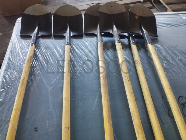 Pás de bico c/ cabo de Madeira 120cm