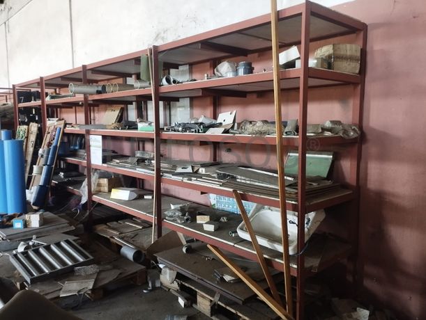 Prateleiras metálicas