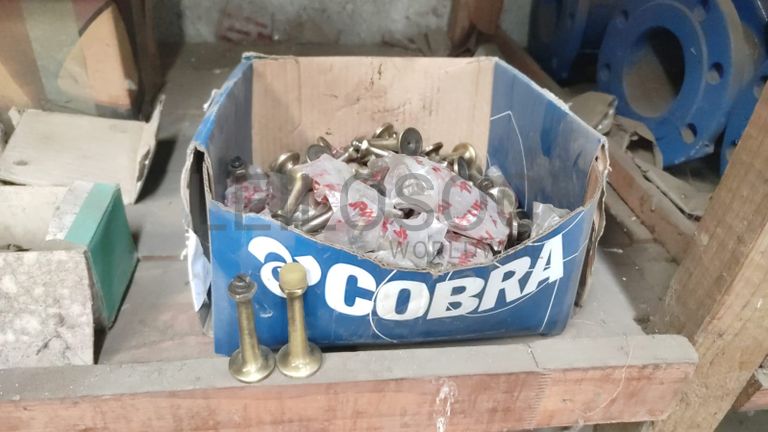 Batentes de porta latão