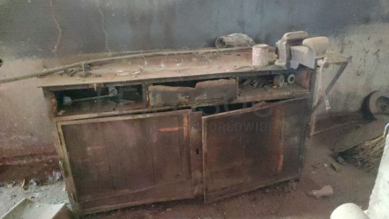 Mesa de bancada e um torn