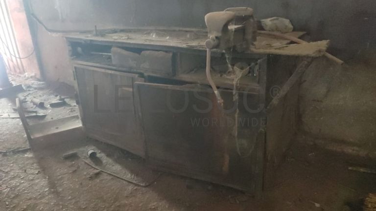 Mesa de bancada e um torn