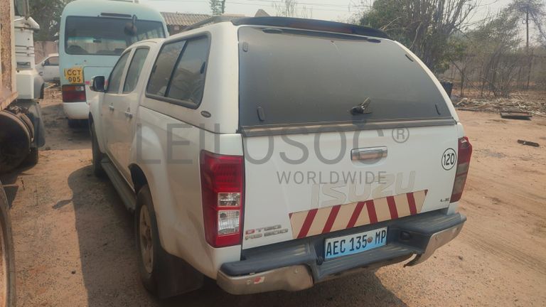 viatura de marca IZUZU