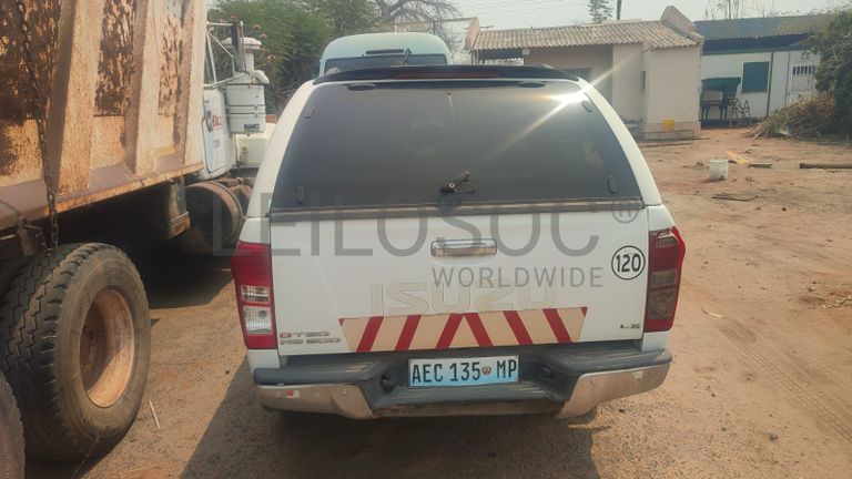 viatura de marca IZUZU