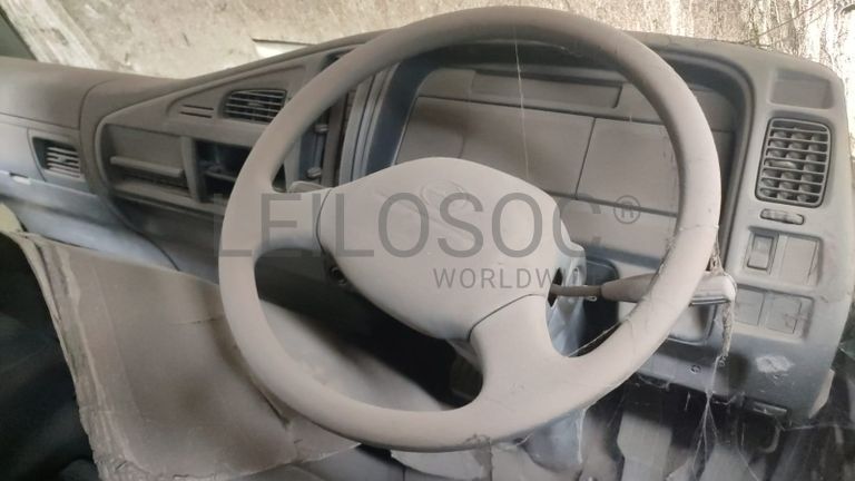 Camioneta basculante Hino