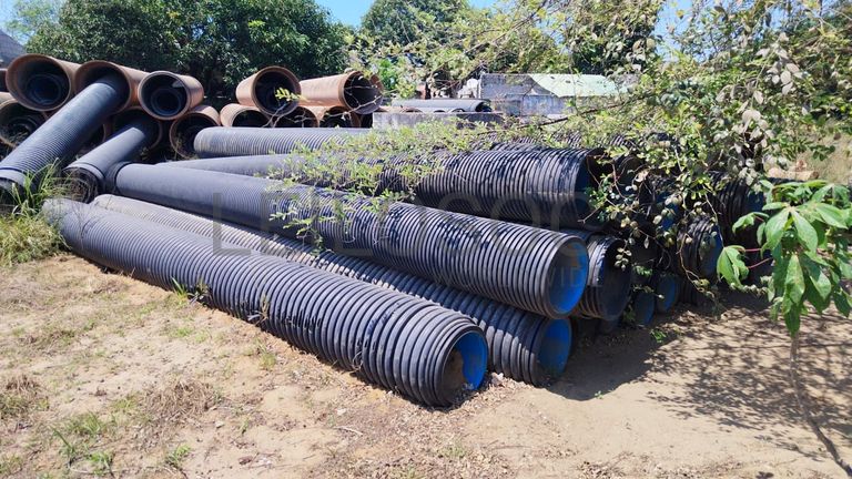 Tubos médios de saneamento