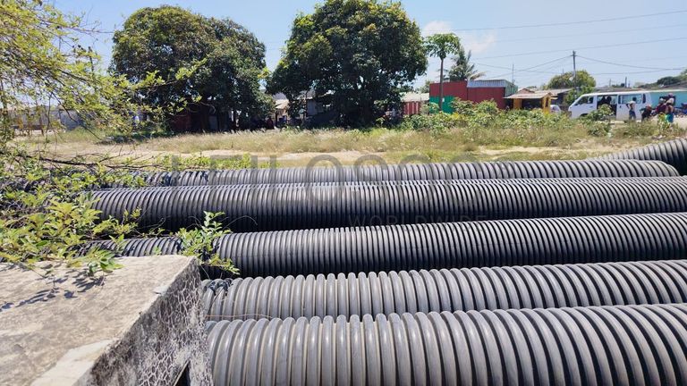 Tubos médios de saneamento