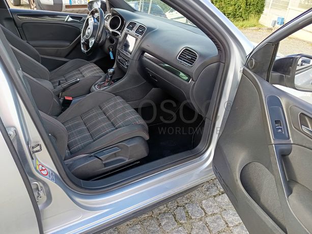 Volkswagen Golf GTI · Ano 2010