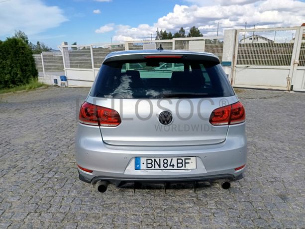 Volkswagen Golf GTI · Ano 2010