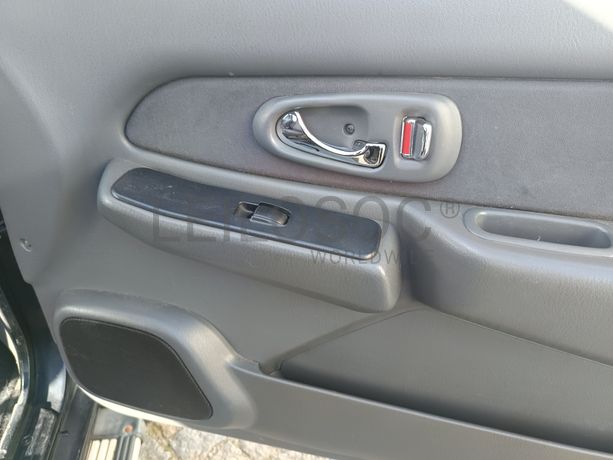 Mitsubishi L200 Strakar · Ano 2005