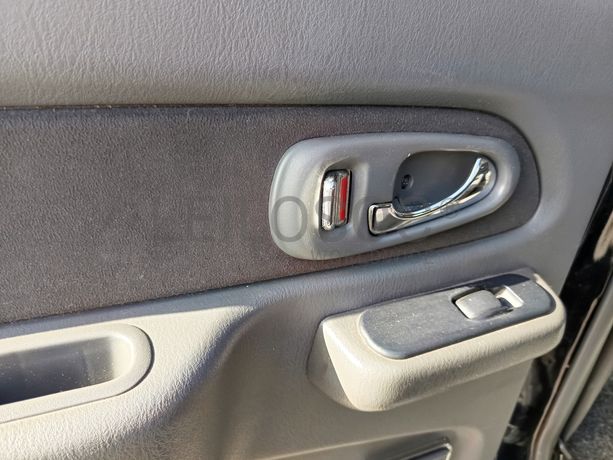 Mitsubishi L200 Strakar · Ano 2005