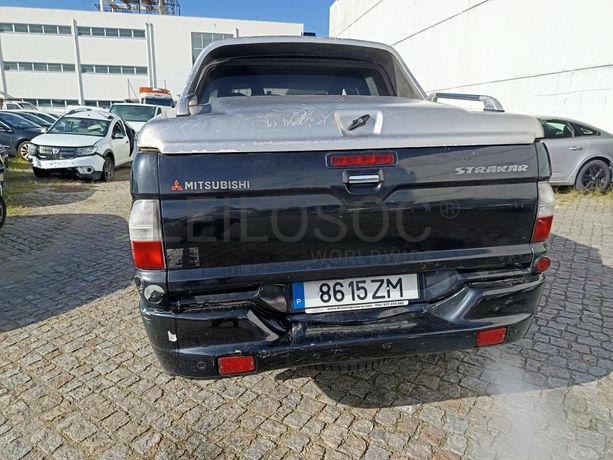 Mitsubishi L200 Strakar · Ano 2005