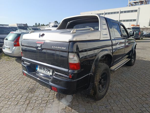 Mitsubishi L200 Strakar · Ano 2005