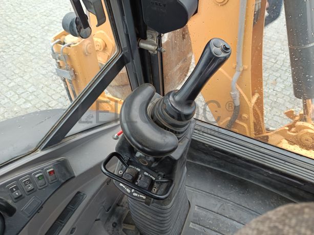 Retroescavadora Case 580 ST · Ano 2015