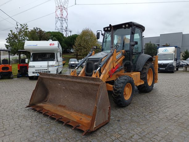 Retroescavadora Case 580 ST · Ano 2015