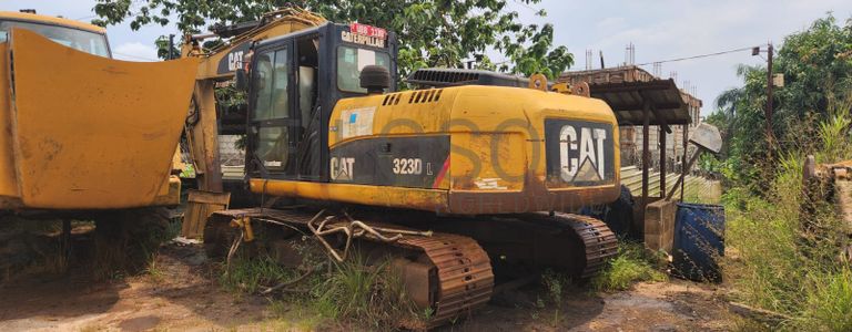 CATERPILLAR 25T Crawler Excavator with Spare Parts