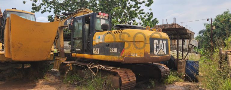 CATERPILLAR 25T Crawler Excavator with Spare Parts