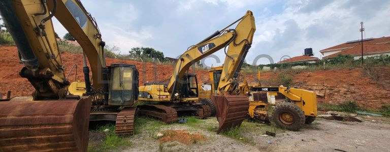 CATERPILLAR 25T Crawler Excavator with Spare Parts