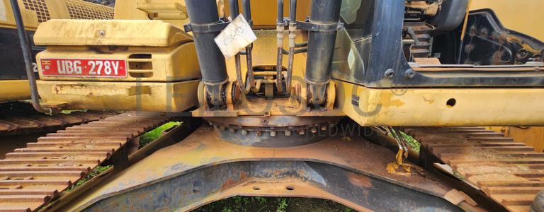 CATERPILLAR 25T Crawler Excavator with Spare Parts