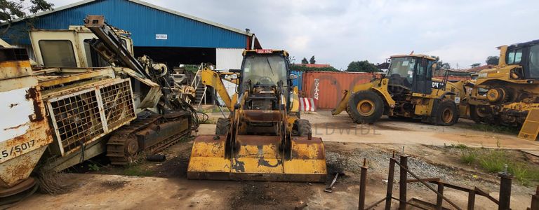 CATERPILLAR Backhoe Loader