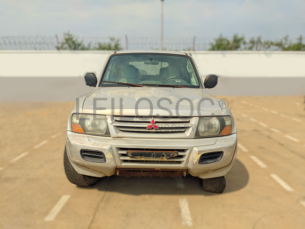 Voiture MITSUBISHI Pajero