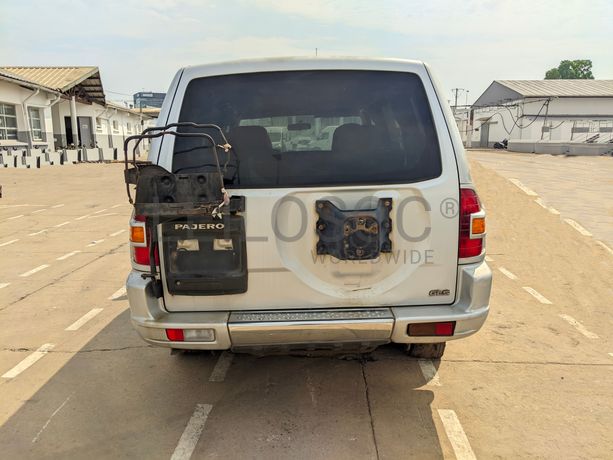 Voiture MITSUBISHI Pajero