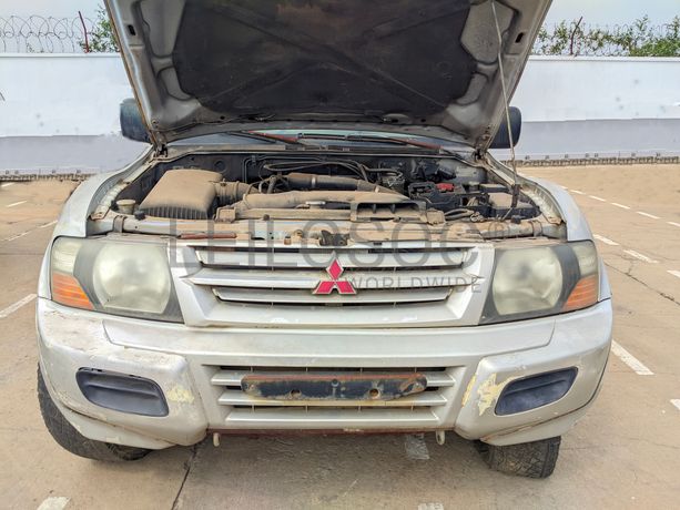 Voiture MITSUBISHI Pajero