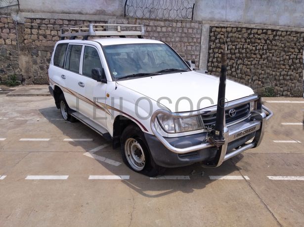 Voiture TOYOTA Land Cruiser
