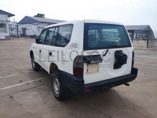 Voiture TOYOTA Prado