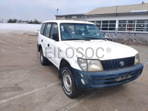 Voiture TOYOTA Prado