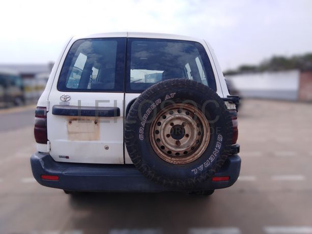 Voiture TOYOTA Land Cruiser