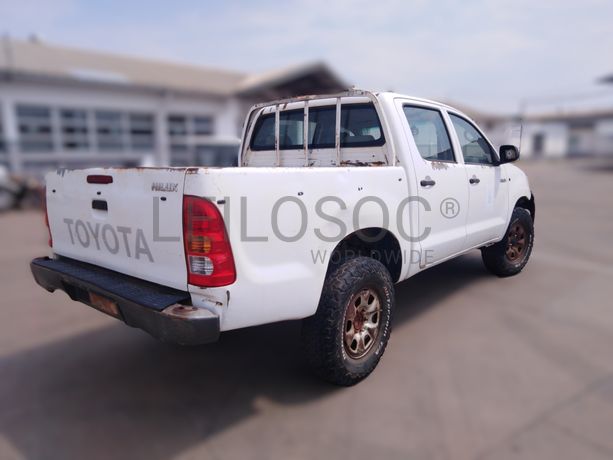 Voiture TOYOTA Hilux