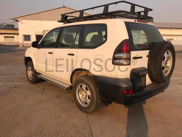 Voiture TOYOTA Prado