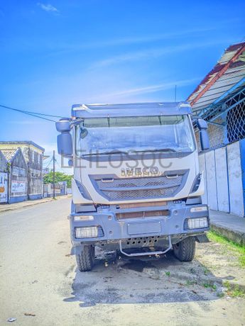 Camion IVECO Trakker 380 (2018)