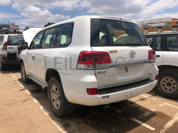 Voiture TOYOTA LC 200