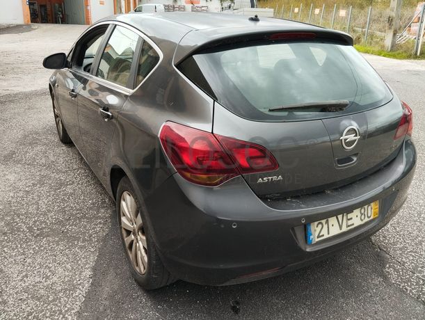 Opel Astra · Ano 2010