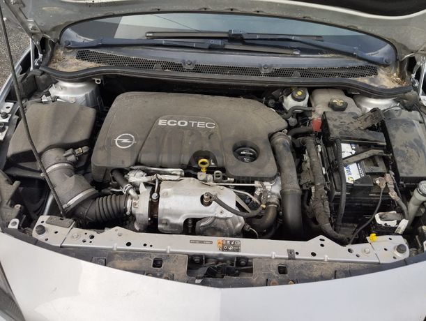 Opel Astra · Ano 2016