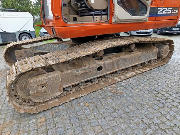 Giratória Rastos Doosan Solar 225 LCV · Ano 2005