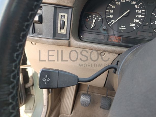 BMW 525i Touring · Ano 1992