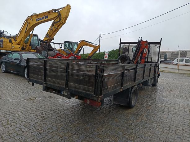 Nissan Cabstar 35.13 Com Grua · Ano 2004