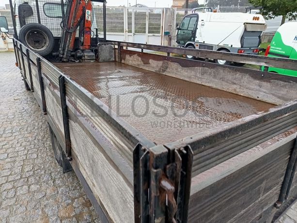 Nissan Cabstar 35.13 Com Grua · Ano 2004