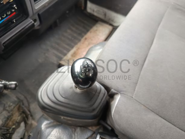 Nissan Cabstar 35.13 Com Grua · Ano 2004