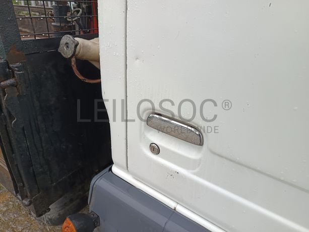 Nissan Cabstar 35.13 Com Grua · Ano 2004