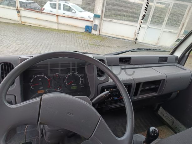 Nissan Cabstar 35.13 Com Grua · Ano 2004