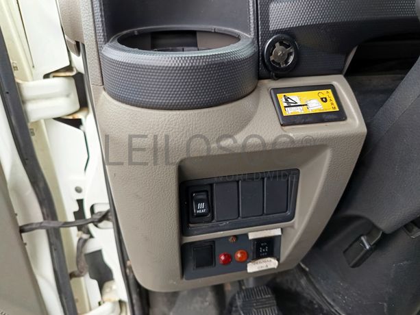 Nissan Cabstar 35.13 Com Grua · Ano 2010