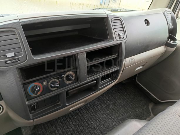 Nissan Cabstar 35.13 Com Grua · Ano 2010