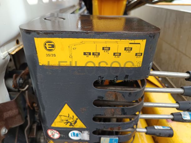 Nissan Cabstar 35.13 Com Grua · Ano 2010