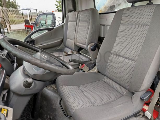 Nissan Cabstar 35.13 Com Grua · Ano 2010