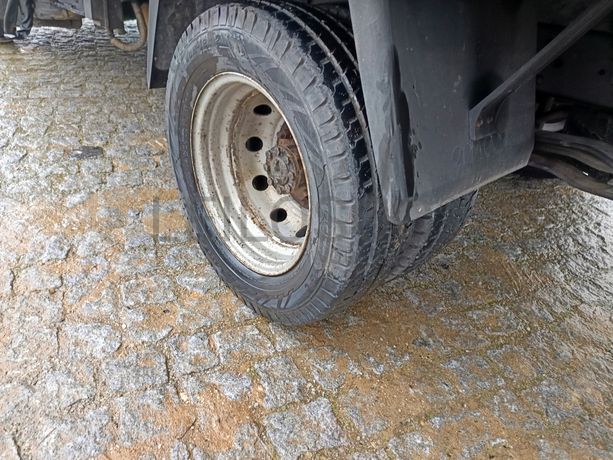 Nissan Cabstar 35.13 Com Grua · Ano 2010